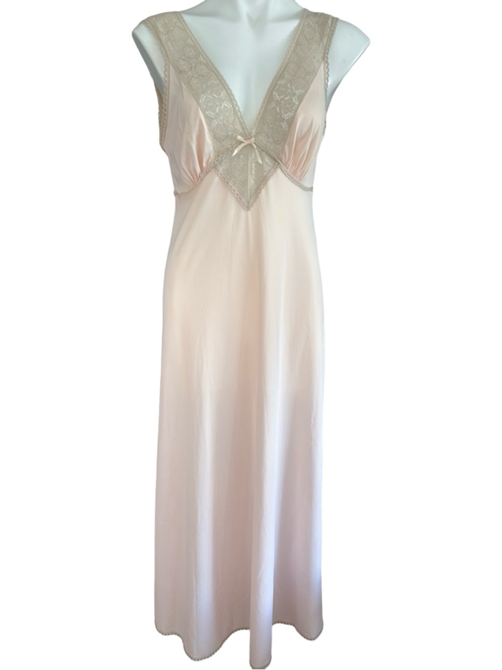 Vanity Fair Vintage Blush Pink Nylon Lace Nightgown Size 34 USA​​​​​​​​​​​​​​​​